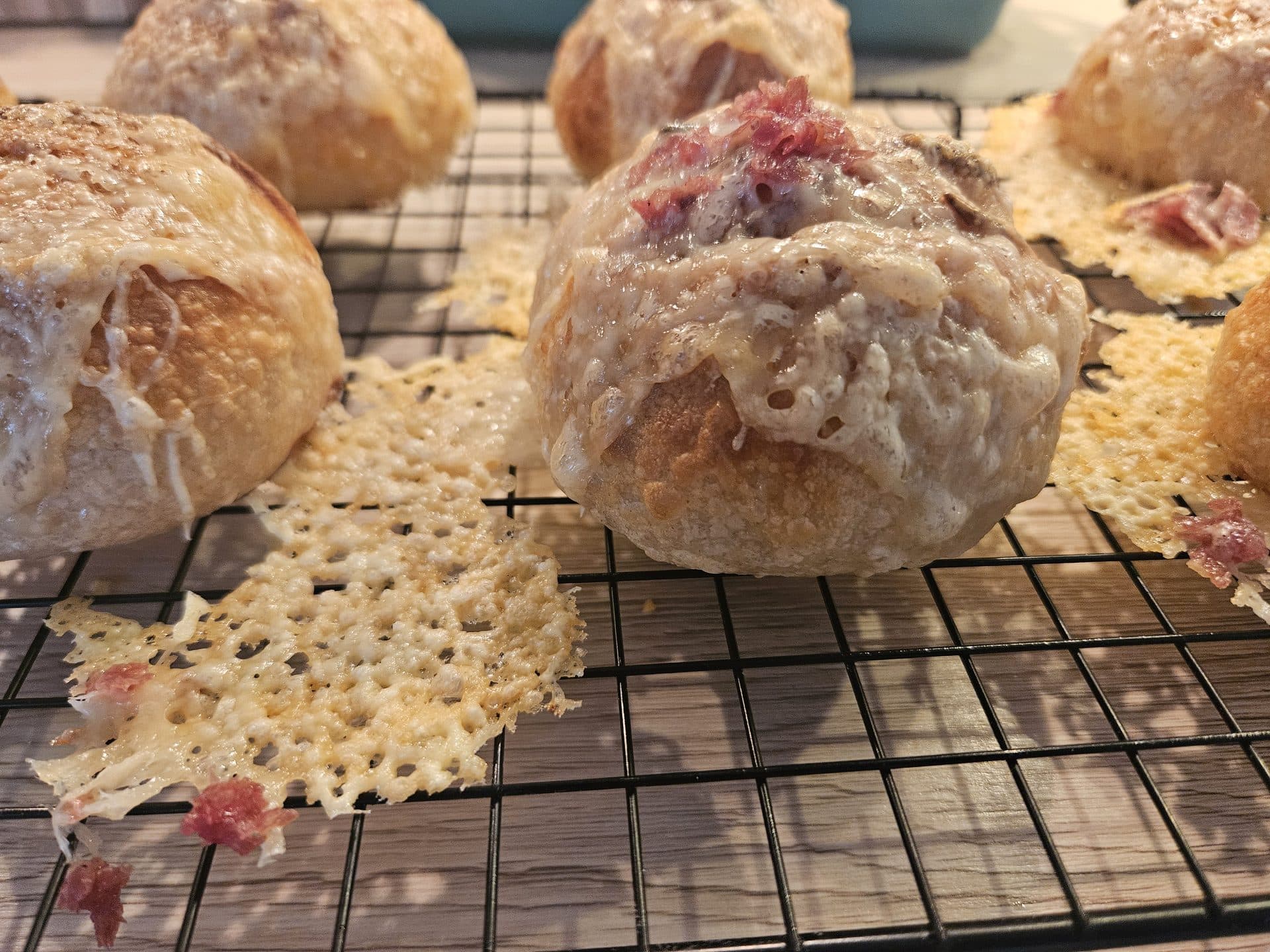 Käsebrötchen 450g  77% Hydration Bild 3