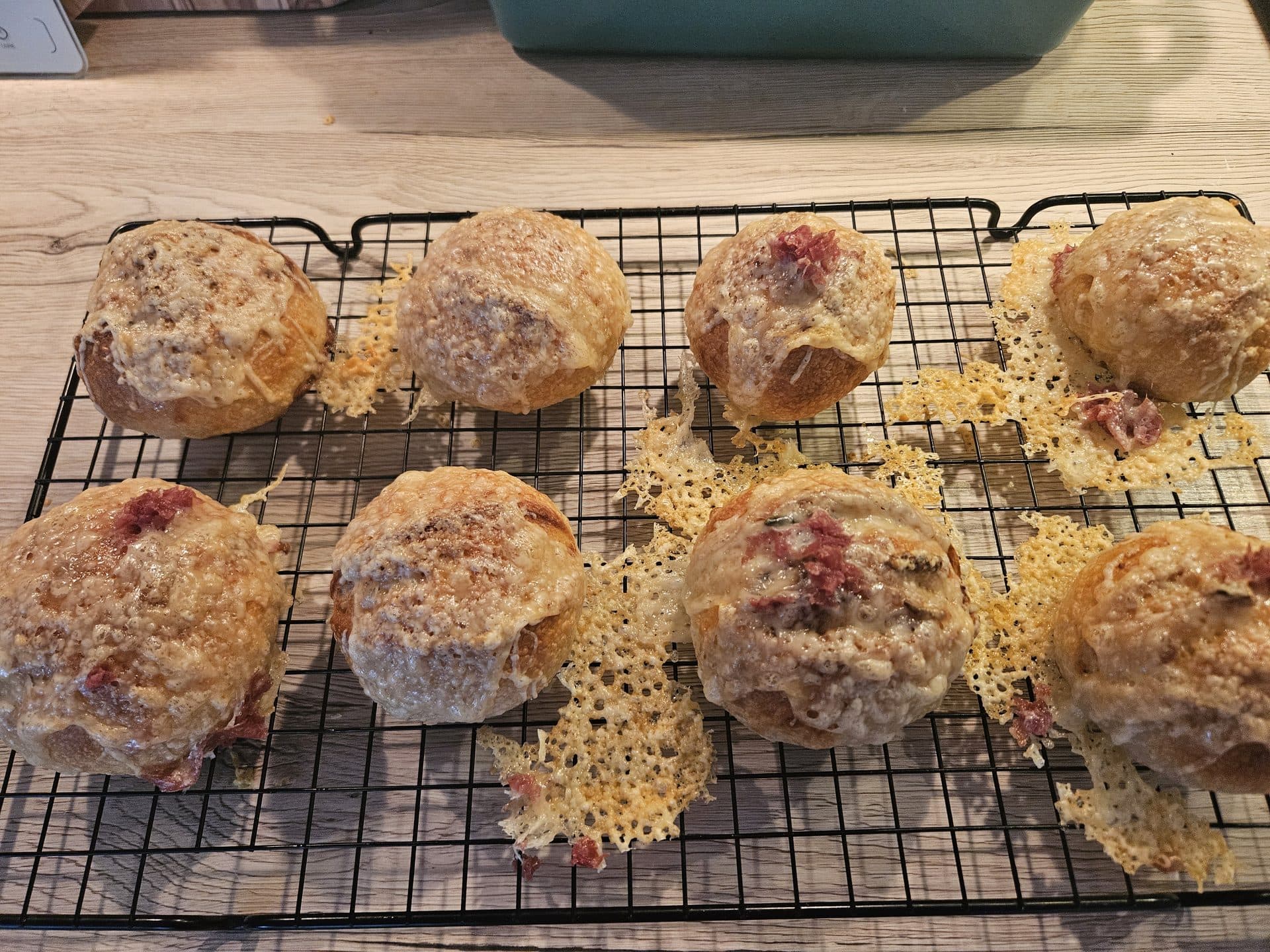 Käsebrötchen 450g  77% Hydration Bild 4