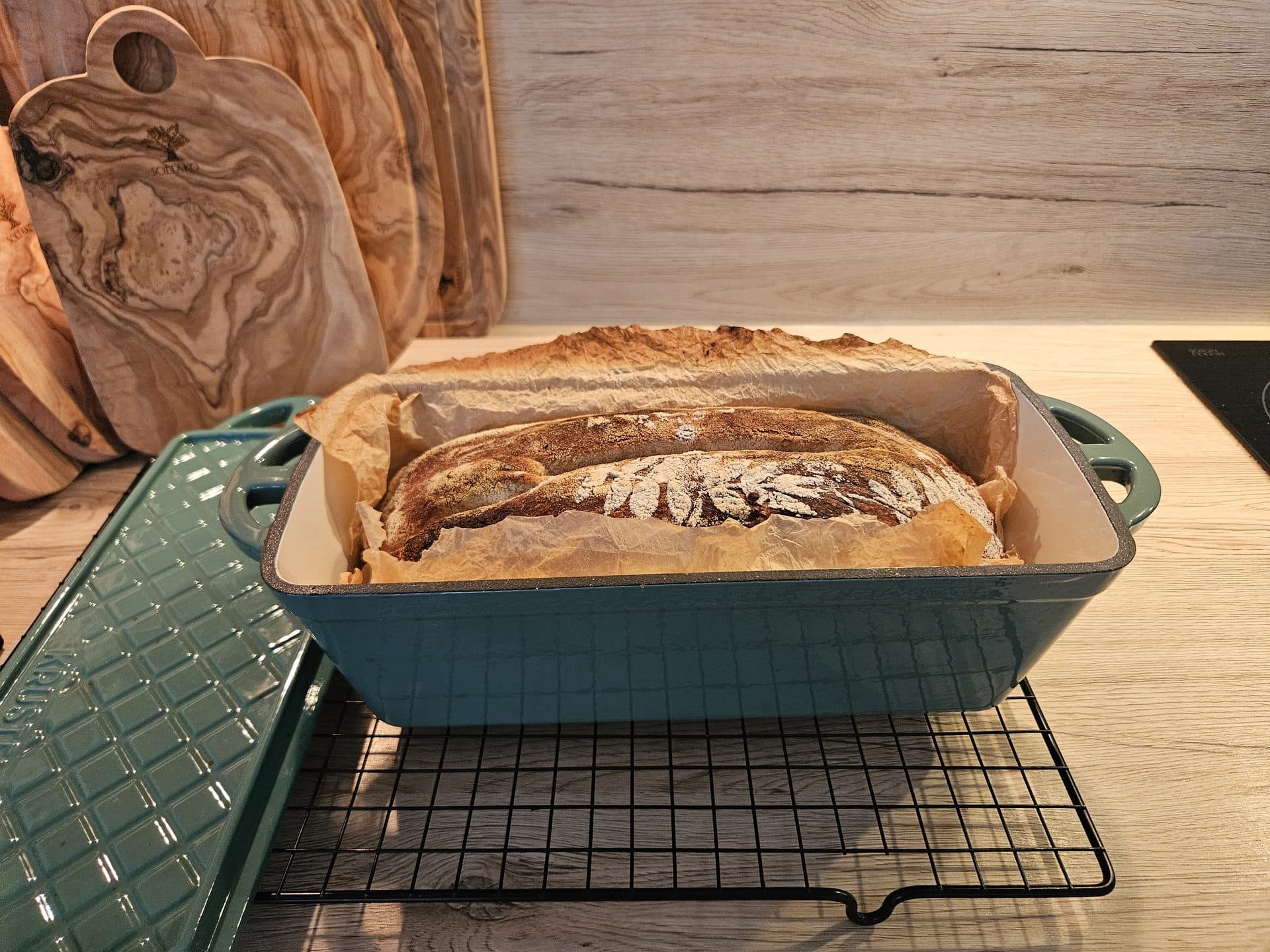 Chia-Hanfsamen-Waldstaudenroggenvollkorn Sauerteigbrot mit 92%Hydration Bild 3